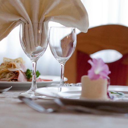 Hotel Al Cervo Tesero Dış mekan fotoğraf